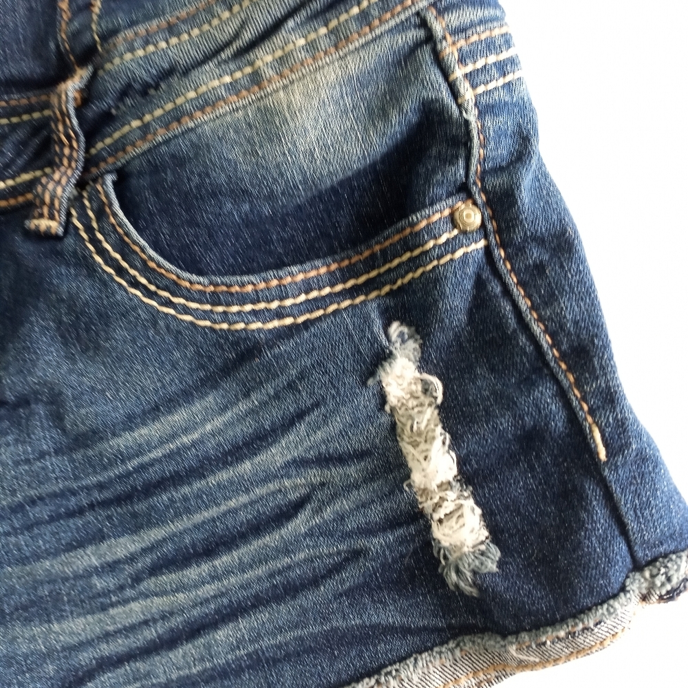 Almost Famous Bibs Jean Shorts Embellished Size 5 - Picture 9 of 16